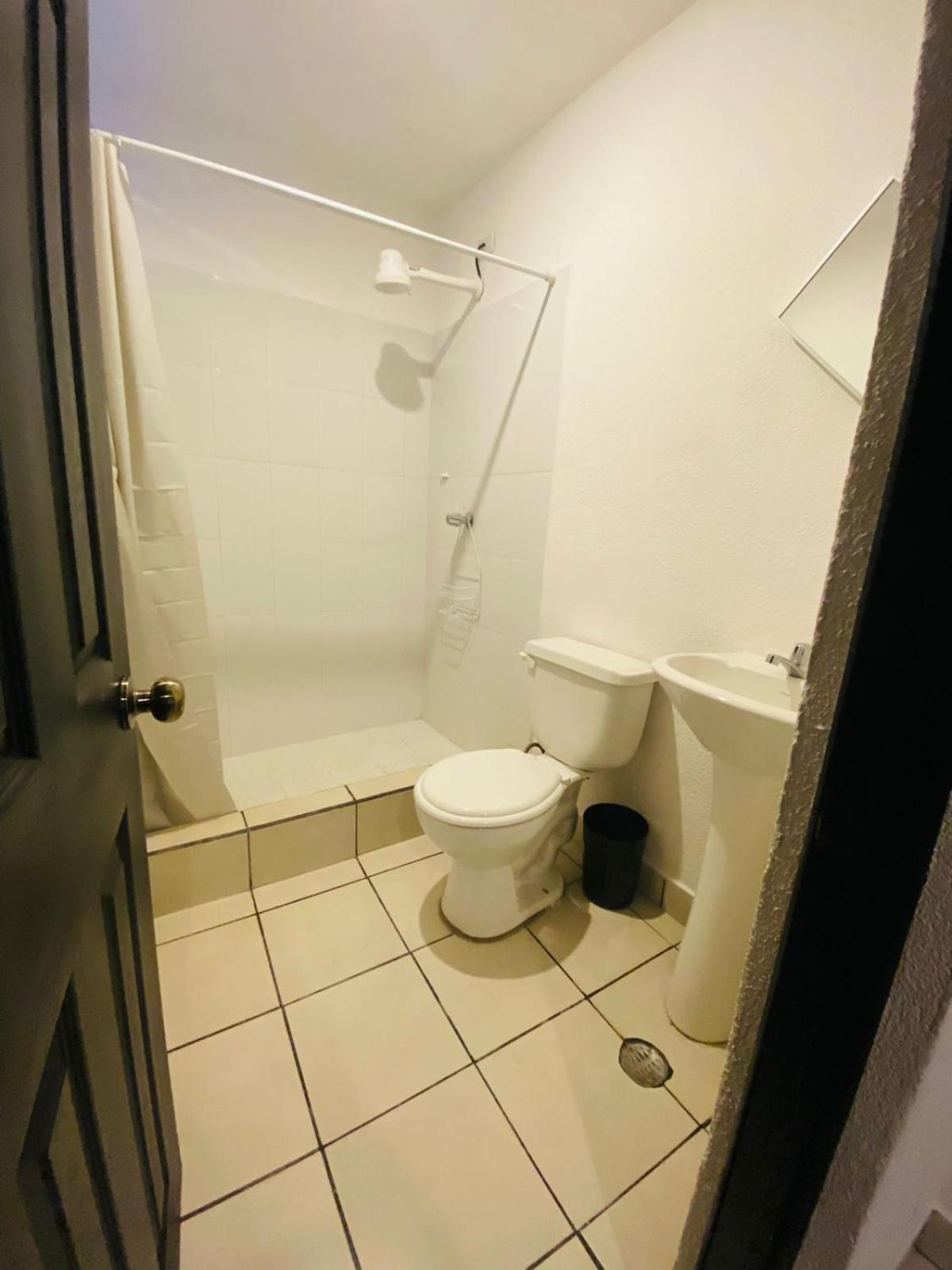 Hostal 17-52 Guatemala City Ngoại thất bức ảnh
