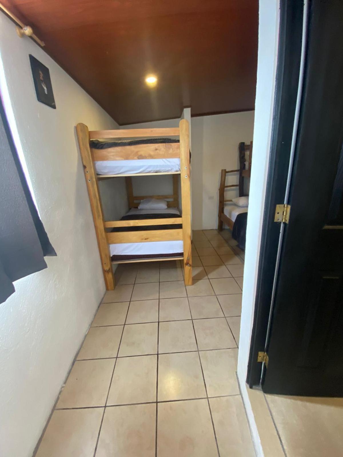 Hostal 17-52 Guatemala City Ngoại thất bức ảnh